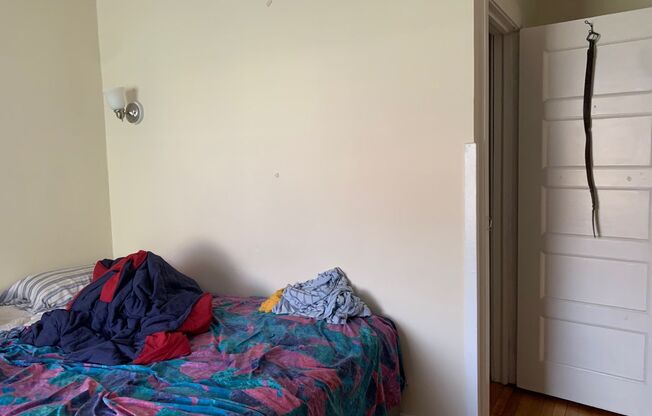 4 beds, 2 baths, $2,350, Unit 7