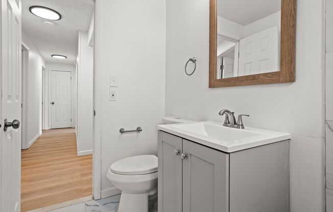 3 beds, 1 bath, 850 sqft, $1,500, Unit 5015-5