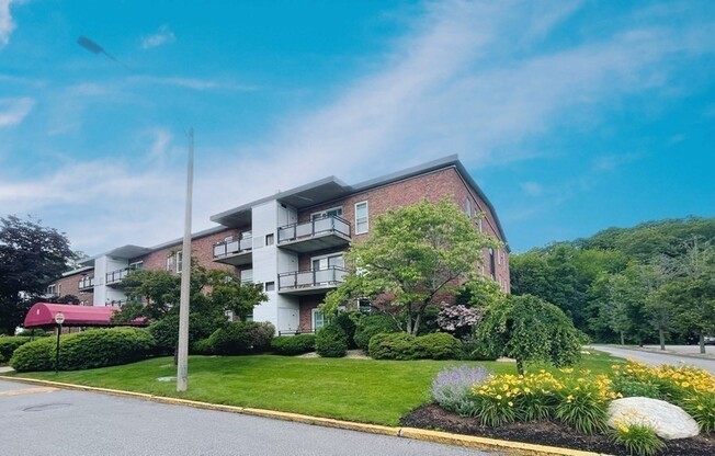 44 BROADLAWN PARK