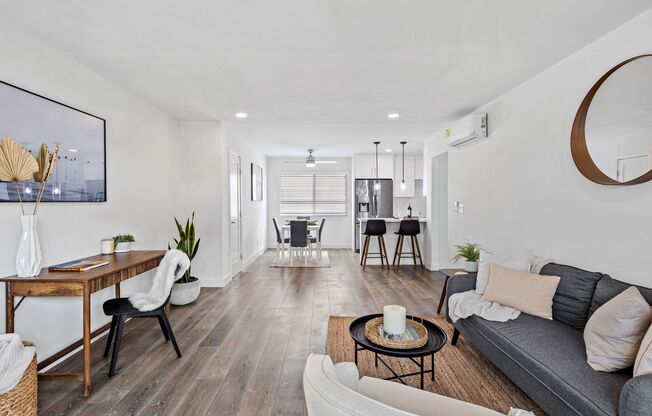 1 bed, 1 bath, 715 sqft, $3,175, Unit 42