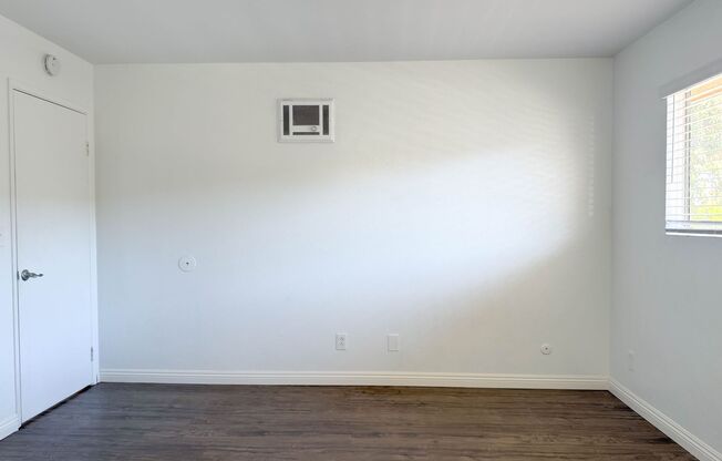 2 beds, 1.5 baths, $2,195, Unit 23