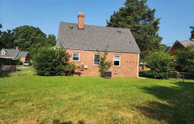 Lovely Brick Home in Established Neighborhood!