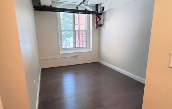 2 beds, 1 bath, 817 sqft, $2,150, Unit 104