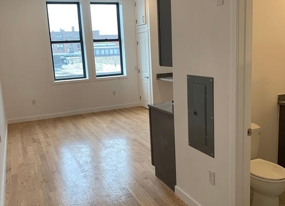 Studio, 1 bath, $1,650, Unit 502