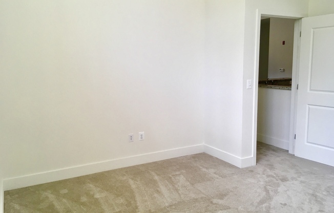 2 beds, 1 bath, 825 sqft, $1,350, Unit 116