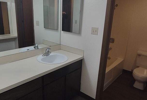 2 beds, 1 bath, 1,164 sqft, $1,450, Unit 342