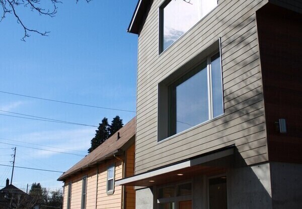 4538 N VANCOUVER AVE