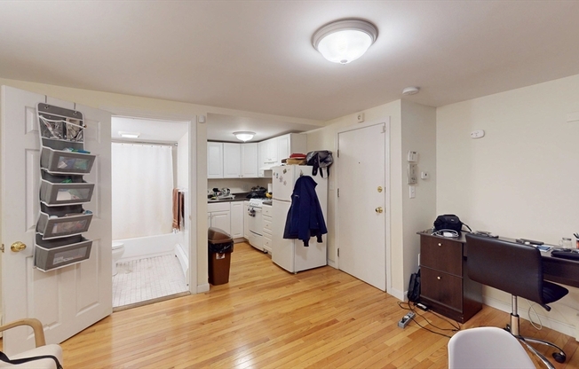170 MARLBOROUGH ST