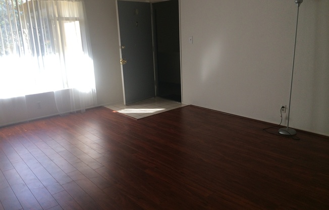 KCI - PALM COURT APARTMENTS