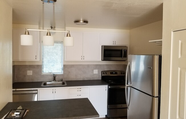 Golden Gate Ave - 420/430