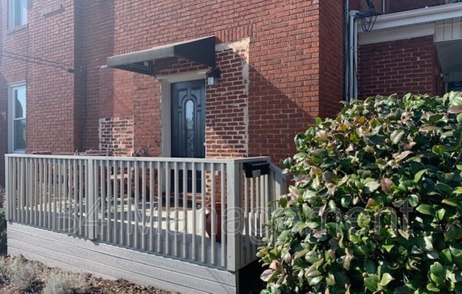 668 E MAIN ST