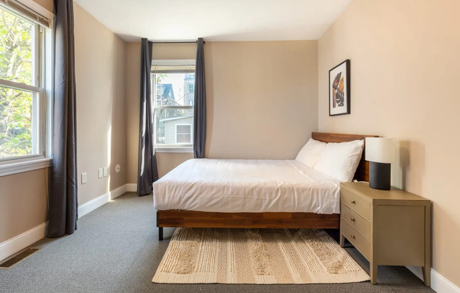 Gorgeous, Spacious 4-bedroom/2-bathroom Townhouse in Brighton