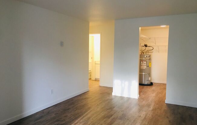 2 beds, 1.5 baths, 950 sqft, $2,275, Unit 142