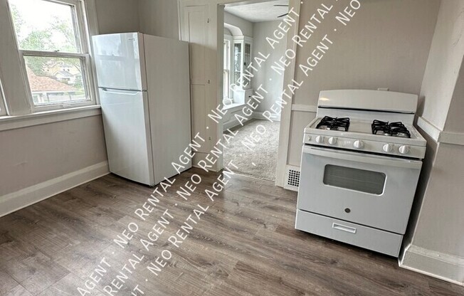 3338 E 137 ST