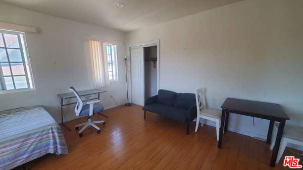 805 E 21 ST