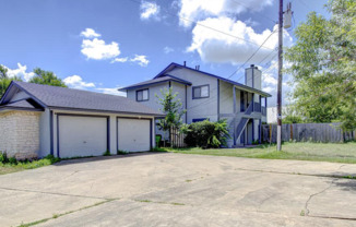 1900 Rawhide Dr