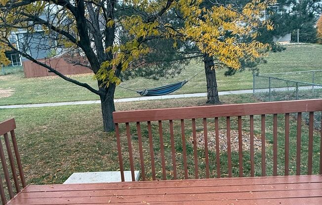 ~ RENT SPECIAL ~ HOLIDAY MERRINESS ~ 3 Bedroom, 3 Bath Home for rent Close to the Hospital