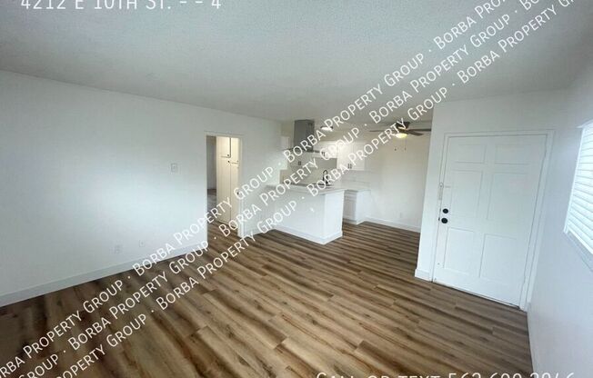 4212 E 10 ST