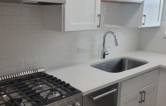 Move In Special!! Newly renovated 1 bedroom with 1 bath