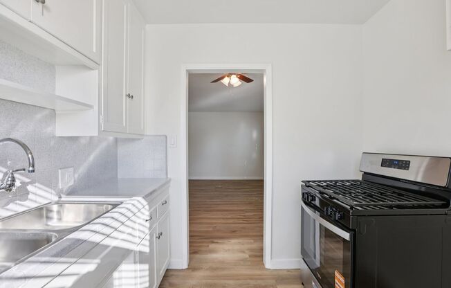 1 bed, 1 bath, 687 sqft, $2,095, Unit #16