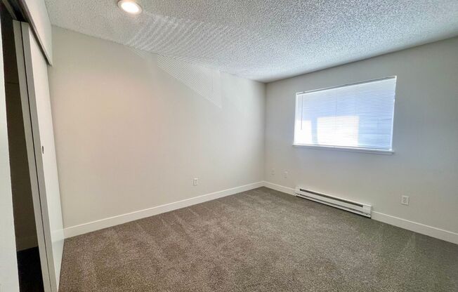 2 beds, 1.5 baths, 890 sqft, $1,700, Unit G-10
