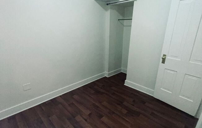 2 beds, 1 bath, $1,095, Unit Unit 2