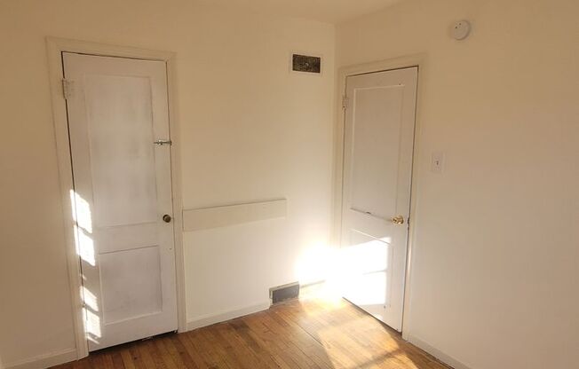 2 beds, 1 bath, $950