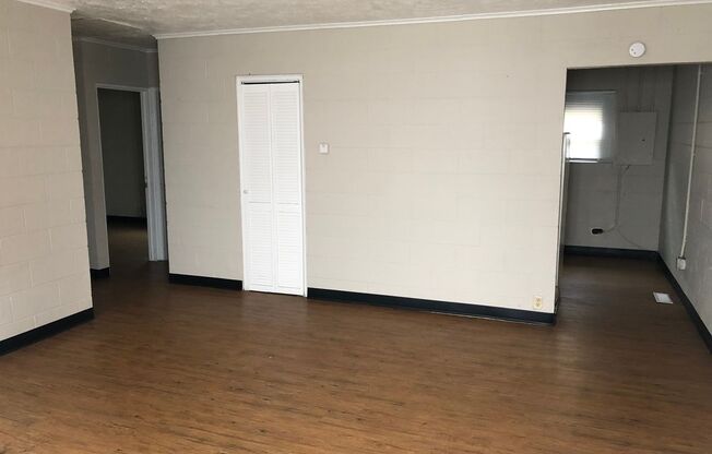 Spacious 2BR Apartment on Westside
