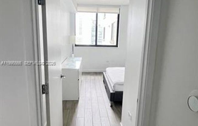 2 beds, 2 baths, 1,096 sqft, $4,550, Unit 999 SW 1st Ave # 1807