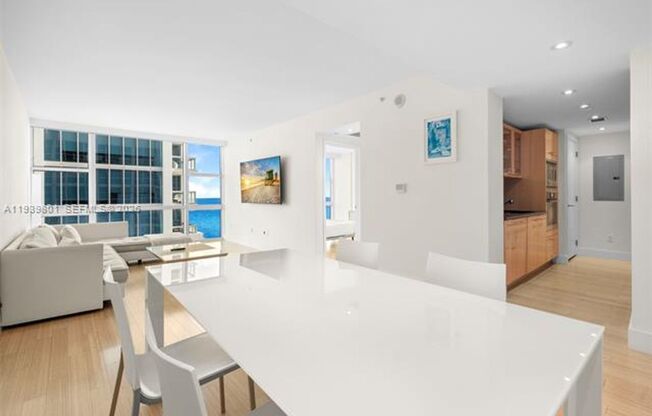 2 beds, 2 baths, 993 sqft, $7,500, Unit 6801 Collins Ave appt 1409