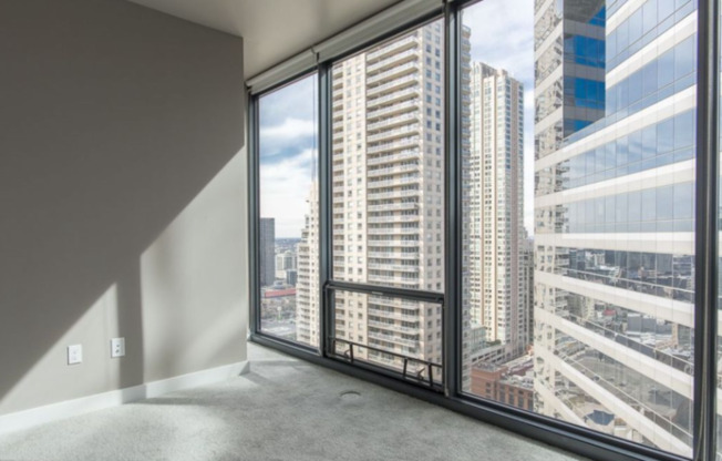 501 E ILLINOIS