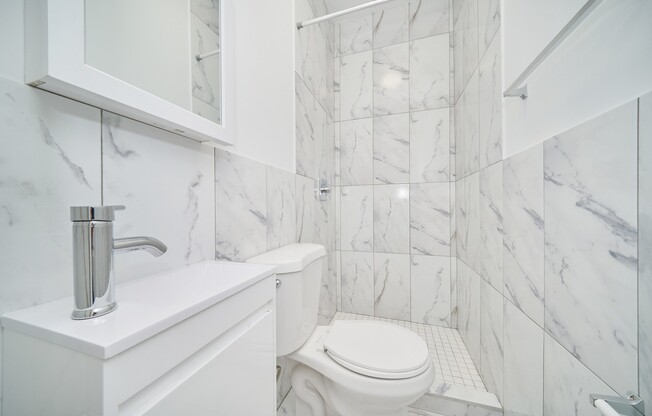 2 beds, 1 bath, $4,350, Unit 1C