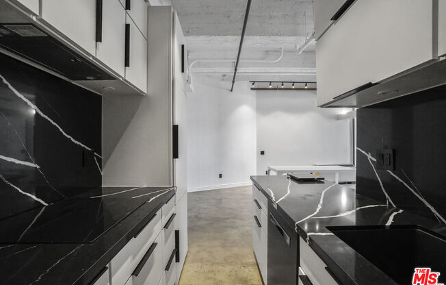 1 bed, 1 bath, 800 sqft, $2,500, Unit 1104