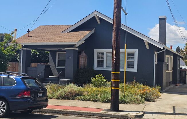 Beautiful Spacious 2 Bedroom Home w/ Updated 1 Bedroom In-law Unit in Rear!