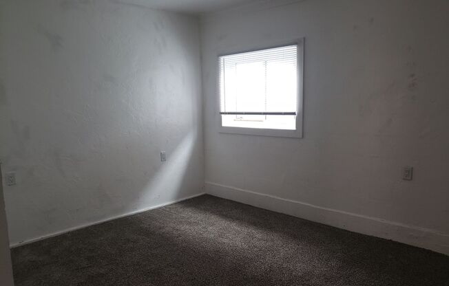 2 beds, 1 bath, $1,250