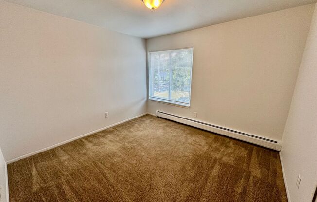 2 beds, 1 bath, 900 sqft, $1,295, Unit 4