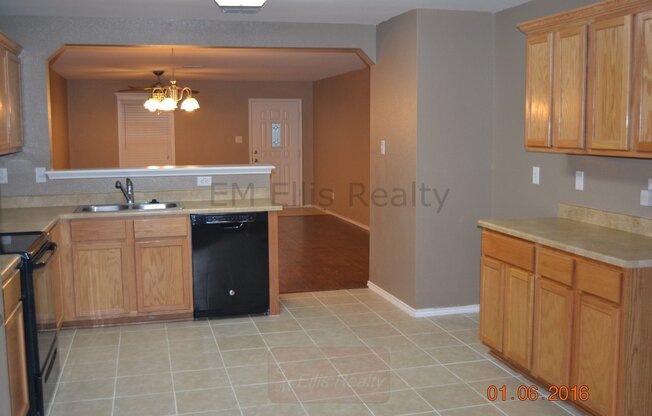 4 beds, 2 baths, $1,695