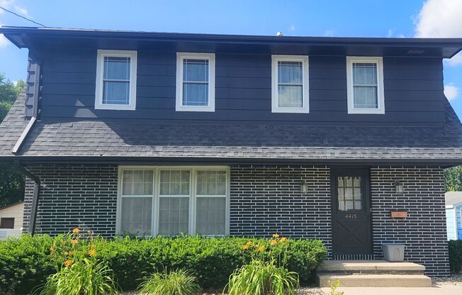 4-Bedroom Remodeled Home in Quiet Des Moines Neighborhood - RENT SPECIAL