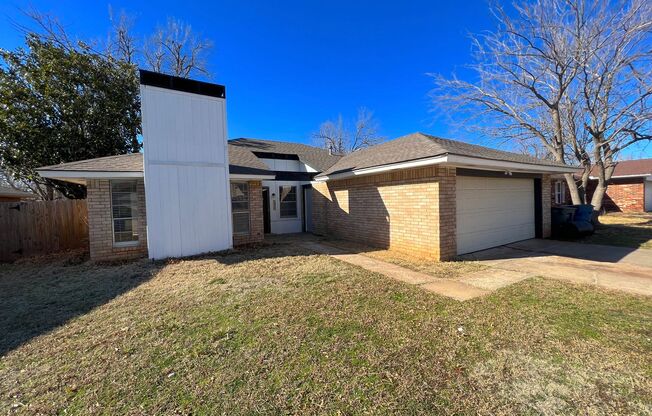 Cute home in Central Edmond!