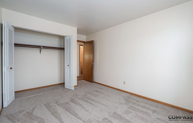 2 beds, 1.5 baths, 884 sqft, $1,275, Unit 102