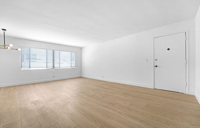 303 California Ave, 3 blocks to the beach, North of Wilshire!