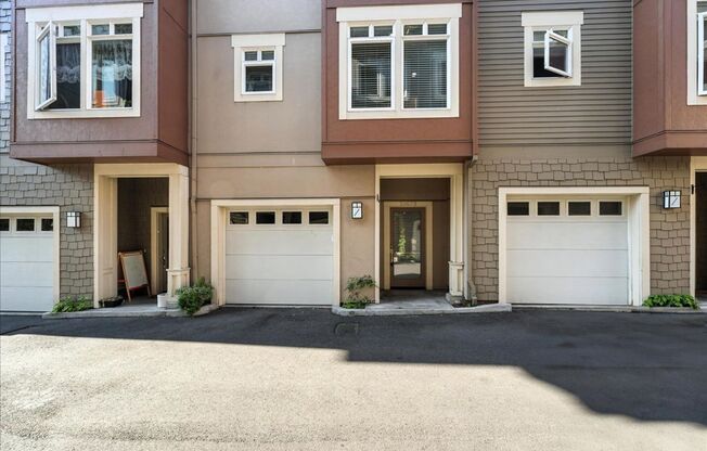Versatile Townhome: Perfect for Live/Work in Prime Location!