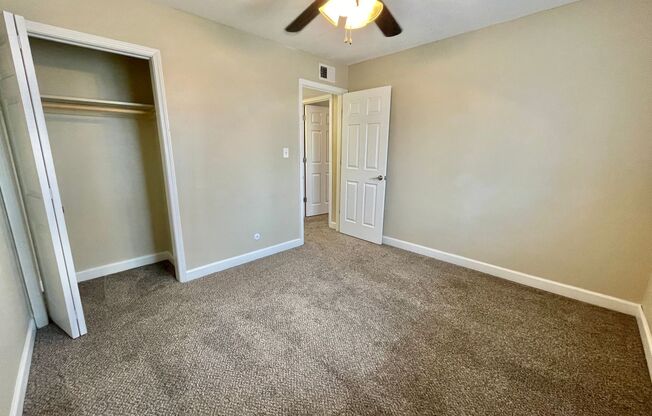 2 beds, 1 bath, 660 sqft, $1,225, Unit 62127