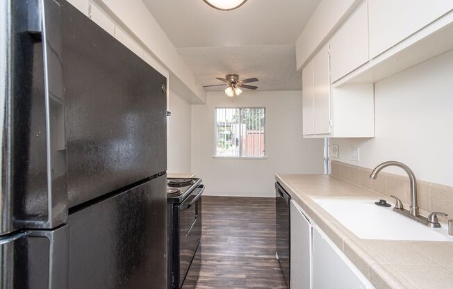 1 bed, 1 bath, 660 sqft, $1,490, Unit 9