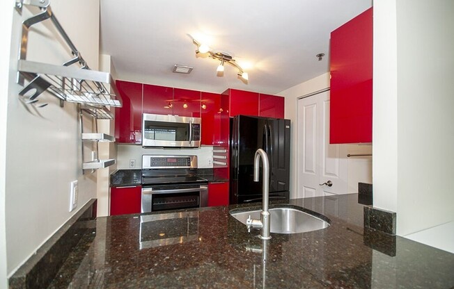 2 beds, 2 baths, 1,014 sqft, $4,100, Unit 1521