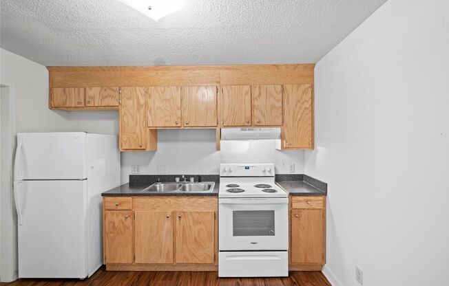 1 bed, 1 bath, 700 sqft, $945, Unit 6 Humboldt Village Lane Unit D