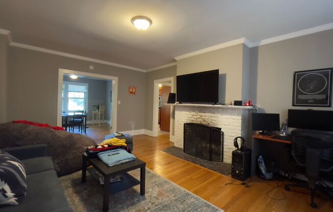 1 bed, 1 bath, $1,750, Unit 816-203