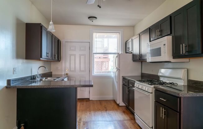 1 bed, 1 bath, 530 sqft, $1,625, Unit 4732-1A