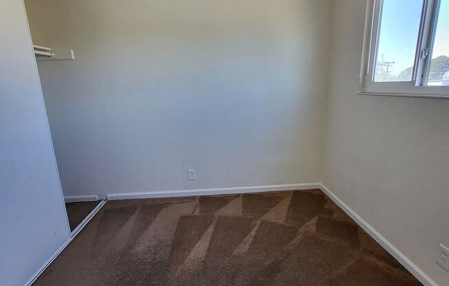 2 beds, 1 bath, $2,100