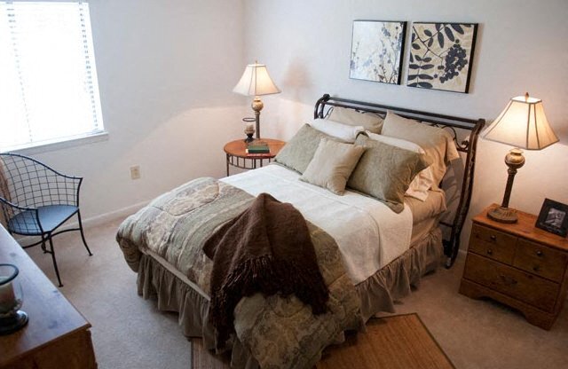 Three Oaks Apartments Bedroom